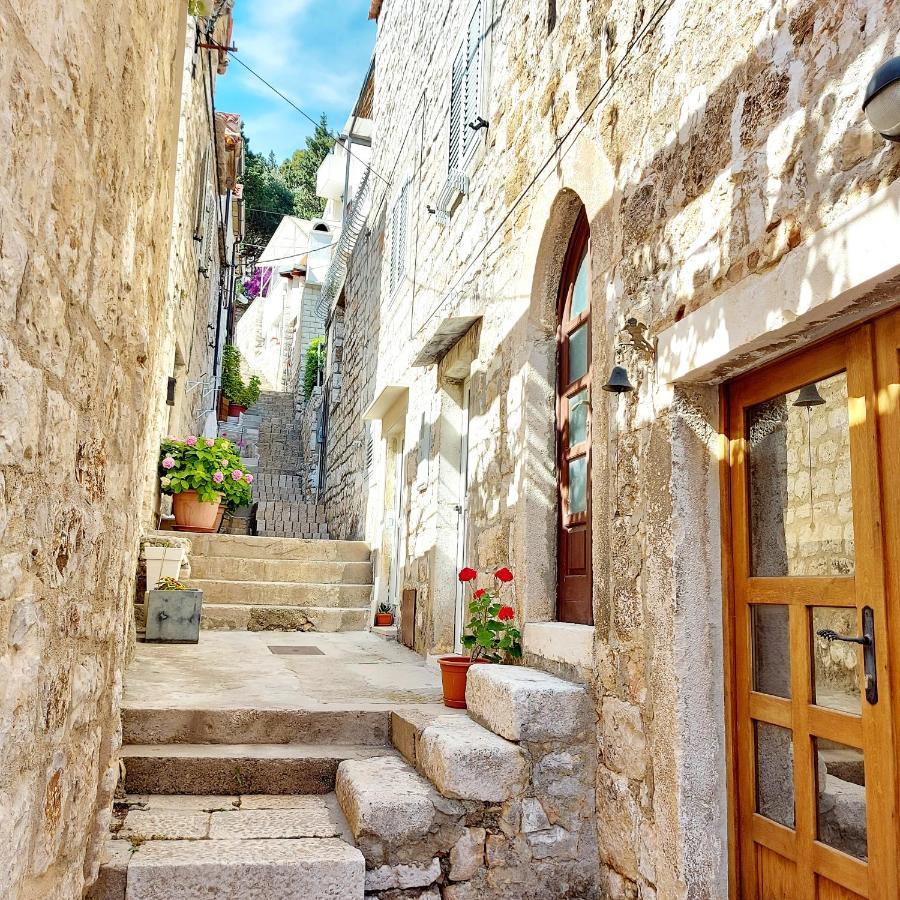 Apartments Nona 1 Hvar Town Eksteriør bilde
