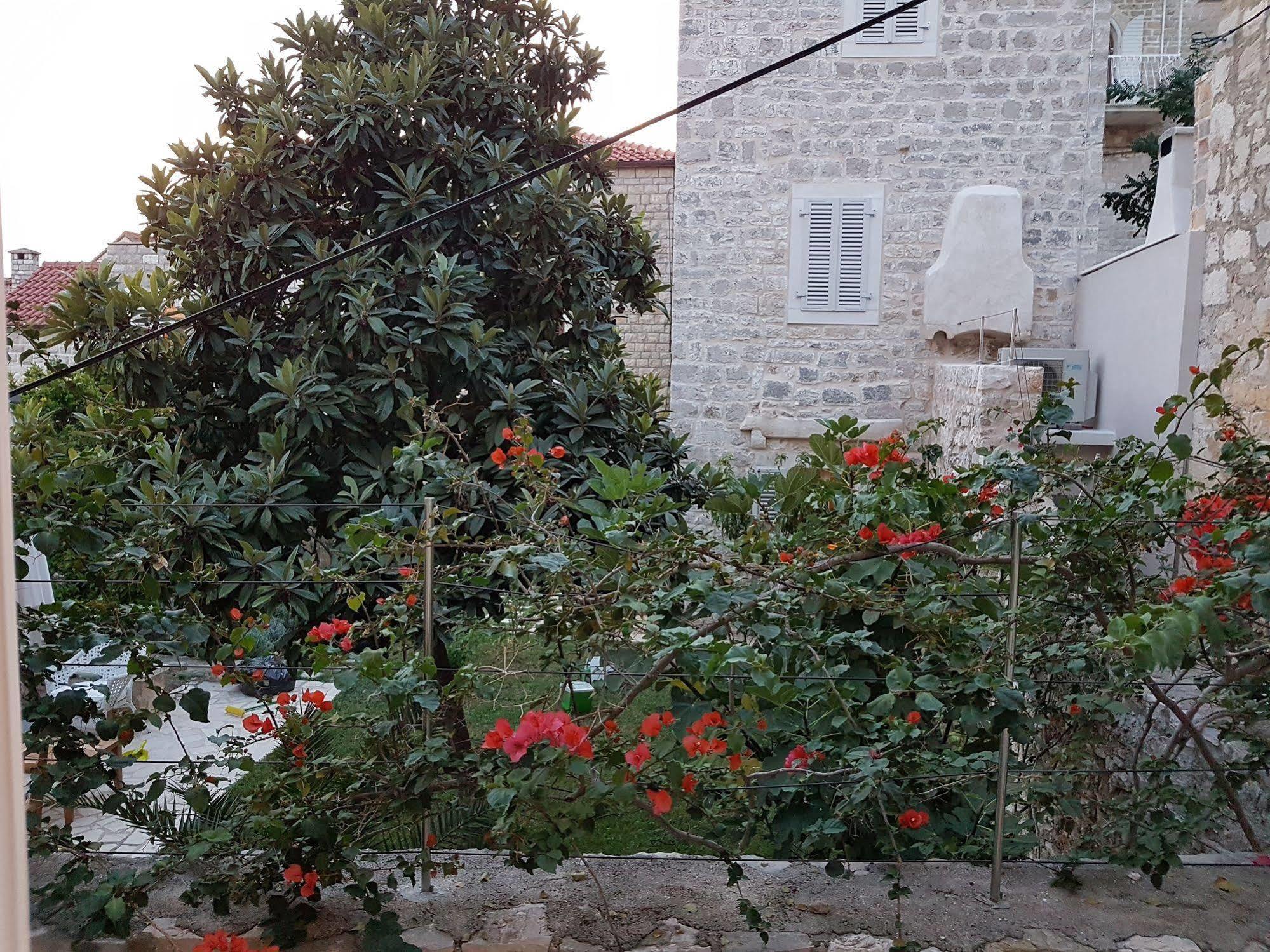 Apartments Nona 1 Hvar Town Eksteriør bilde